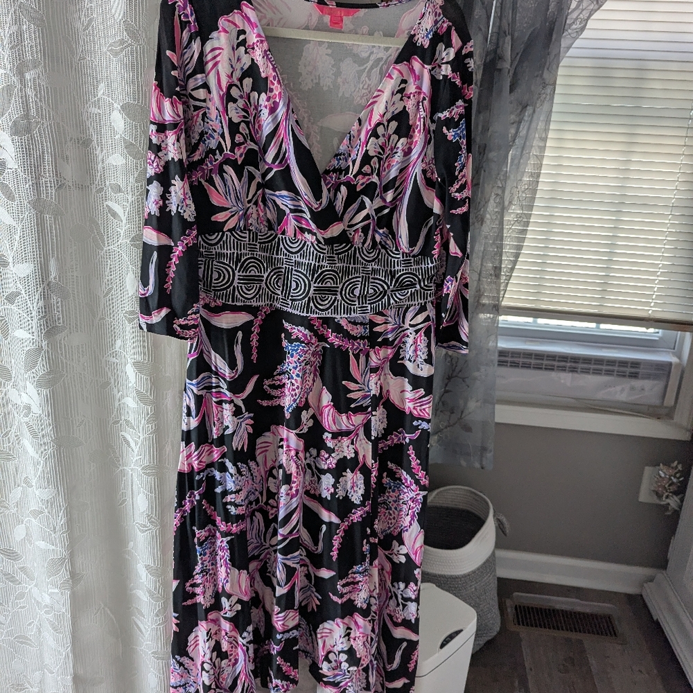 Lilly Pulitzer Black Midi Dress with Pink & White Floral Print Flueris Midi Oynx - Picture 6 of 6